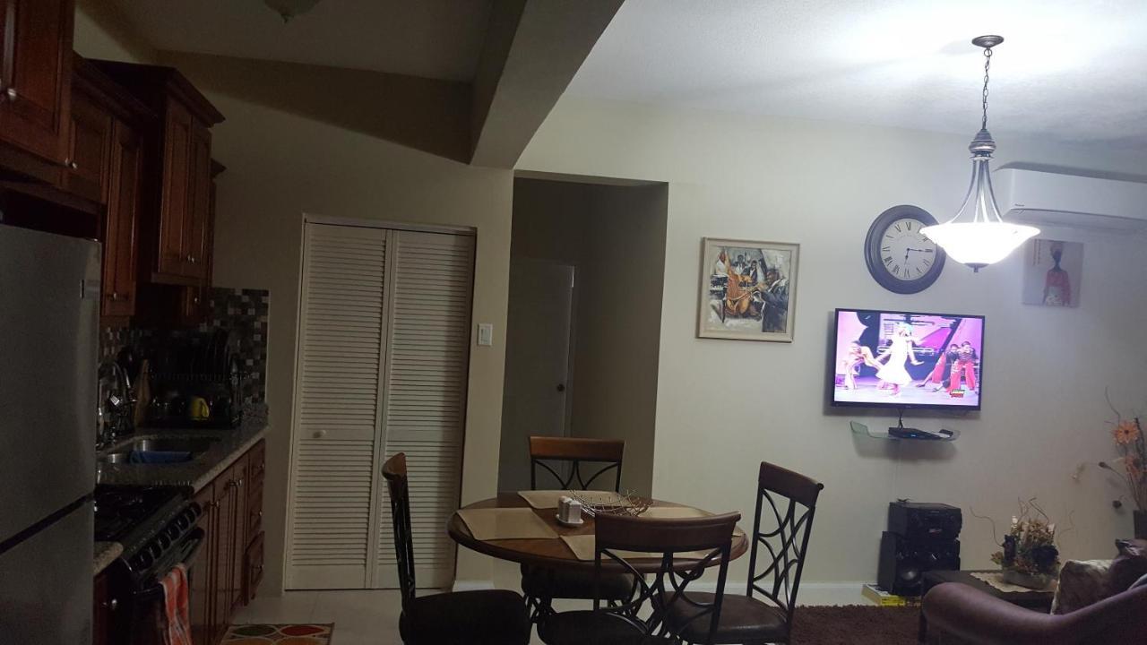 Merrivale Apartment *